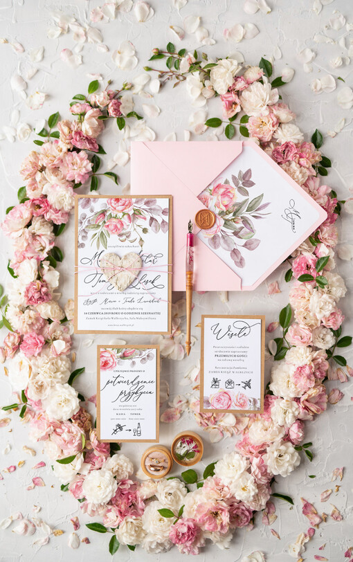  Natura wyjątkowe zaproszenia na ślub z modnym florystycznym wzorem