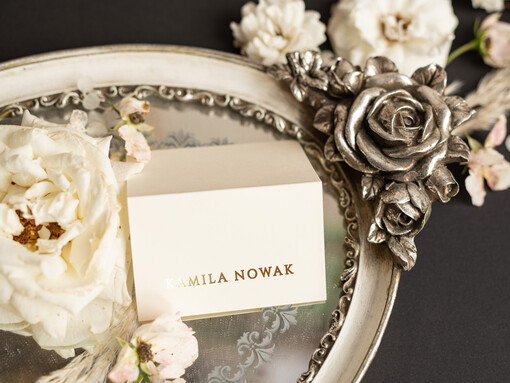  glamour ozdobne winietki na ślub wizytówki dla gości weselnych, złote imiona na winietce, wizytówki ślubne w stylu glamour