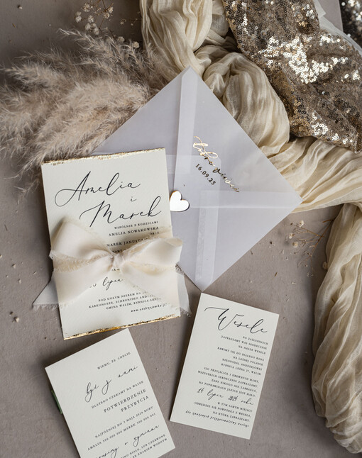  próbki zaproszeń próbki zaproszeń ślubnych Złocone Zaproszenia Ślubne Minimalistyczne Zaproszenia na Ślub Eleganckie, Kremowe złote Zaproszenia Ślubne z szyfonową wstążką