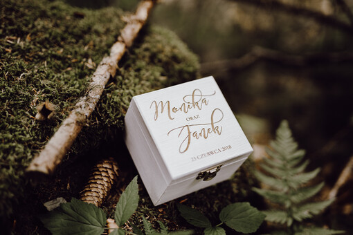  szkatułki rustykalna drewniana szkatułka na obrączki ślubne  bielone rustykalne  drewno wasze imiona i data  