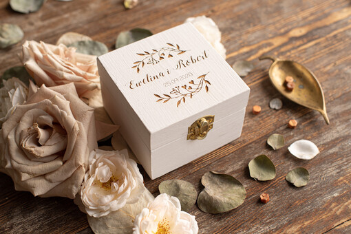  szkatułki pudełeczko na obrączki ślubne wasze imiona drewniane pudełko 