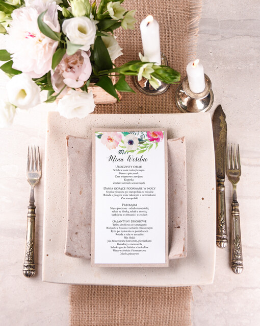  boho menu weselne na stoły plan podawania posiłków, boho kwiaty wasze imiona