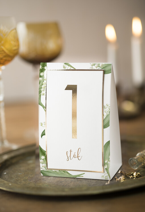  Glamour usadzenie gości numery na stół weselny, styl glamour zlocone i błyszczące