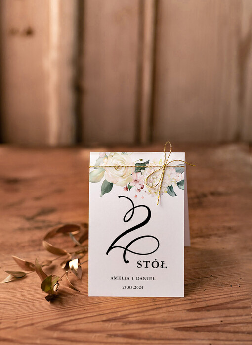  Glamour numery na stoły weselne, złote klasyczne i eleganckie