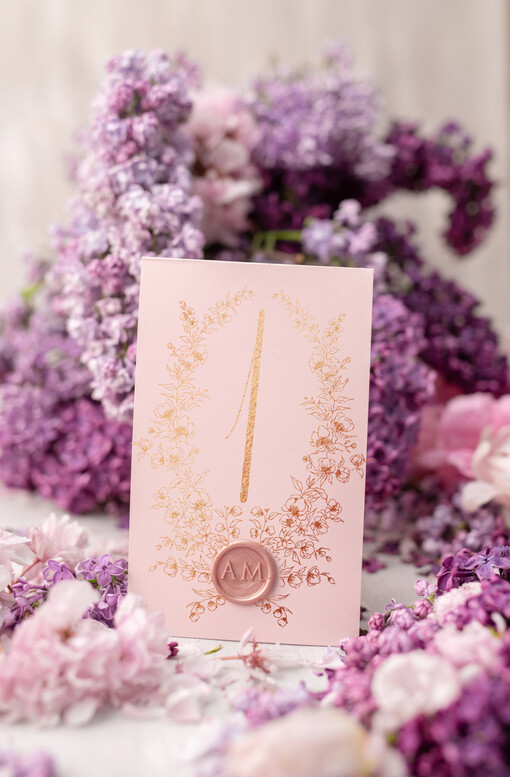  Glamour numery na stoły weselne, złote w stylu glamour