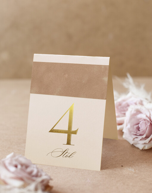  Glamour tabliczka z numerem stołu weselnego ozdobiona paskiem weluru, złoto klasyczna elegancja ślubne numery na stoły, numeracja stołów na weselu