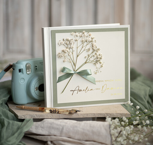  botaniczne księga wpisów gości, pamiątkowa księga z życzeniami od gości na weselu, księga wpisów gości z suszoną gipsówką, personalizowana księga wpisów gości