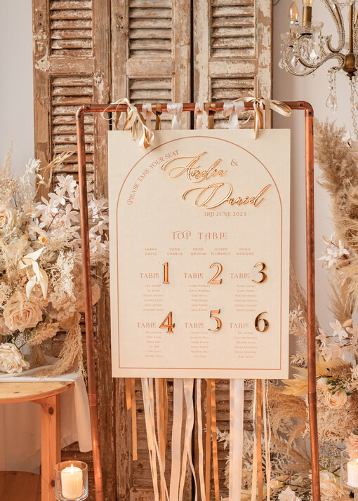  Glamour welurowe Złoty Welurowy plan stołów, plan usadzenia gości na weselu, welurowa ecru plansza powitanie gości i plan stołów w jednym, eleganckie złote napisy 