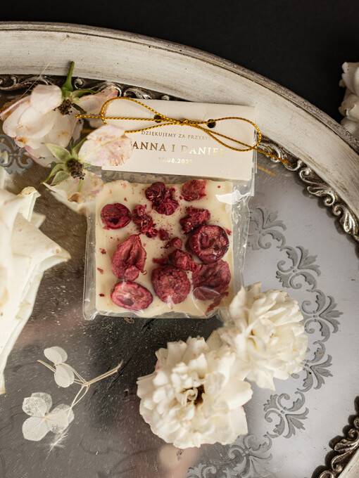  Czekoladki oryginalne prezenty dla gości weselnych, biała czekolada z owocami, ręcznie robiona czekolada dla gości weselnych 