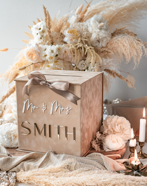  glamour elegancka welurowe pudełko na koperty ze złotymi napisami, beżowy cieniowany welur, pudełko na koperty