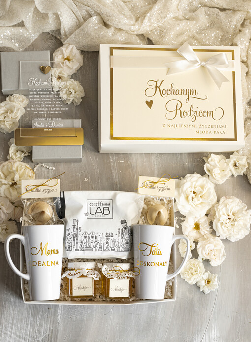  zestawy prezentowe kubki filiżanki Ślubne Podziękowania dla Rodziców, zestaw prezentowy kubki dla Rodziców od Młodej Pary, Box presonalizowana statuetka podziękowania 