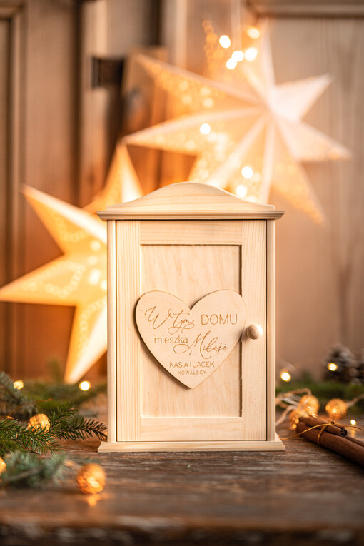  ramki z życzeniami, skarbonki śmieszne prezenty dla przyjaciółki pod choinkę, ramka ze zdjęciem