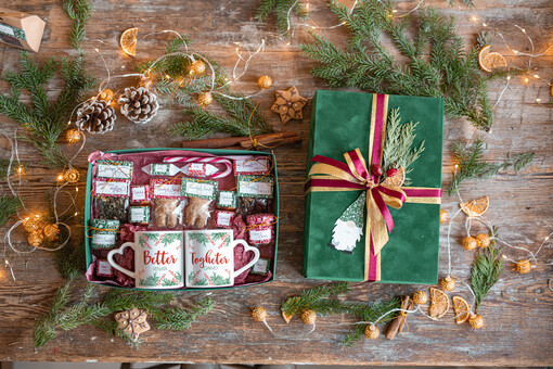  zestawy z kubkiem i filiżanką zestaw na święta oferta bożo narodzeniowa dla par,wspólny prezent świąteczny dla rodziców pod choinkę, ciekawe prezenty dla tesciow na swieta, zestaw kubków dla pary, bozonarodzeniowy prezent dla dziadków, świąteczny zestaw kubeczków dla pary 