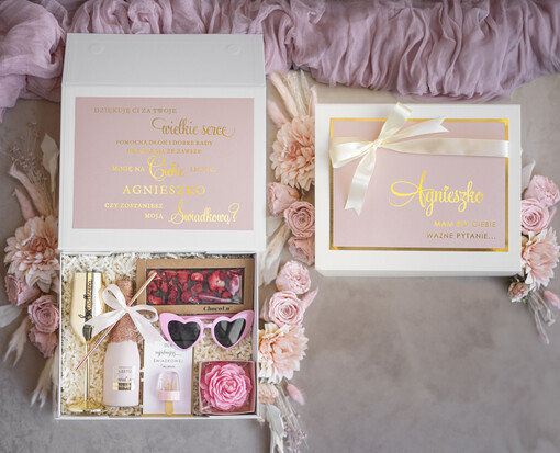  boxy prezentowy dla Świadkowej, prośba o świadkowanie  personalizowany prezent dla świadkowej, box dla świadkowej i druhny, oryginalny prezent dla świadkowej Mamy do Ciebie bardzo ważne pytanie… Czy zostaniesz naszą Świadkową?