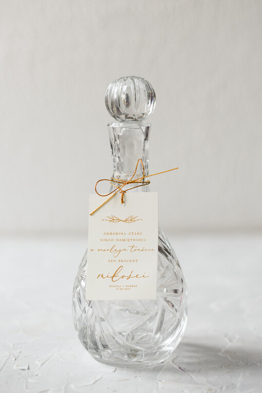  Minimalistyczne etykieta na alkohol weselny