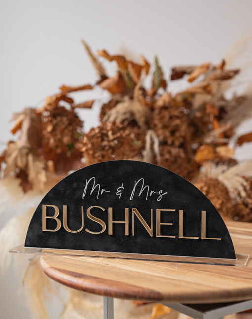  welurowe złote akrylowe  czarny Stojak z numerkiem na stół Pary Młodej, tabliczka na stol Pary Mlodej, welurowy numerek na stół weselny tabliczka na stół weselny w stylu glamour