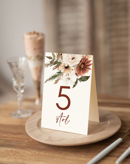  Nowoczesne prosta forma  Eleganckie numerki na stół weselny, numeracja stołów weselnych, proste i delikatne numerki na stoły weselne, dekoracja stołu weselnego 