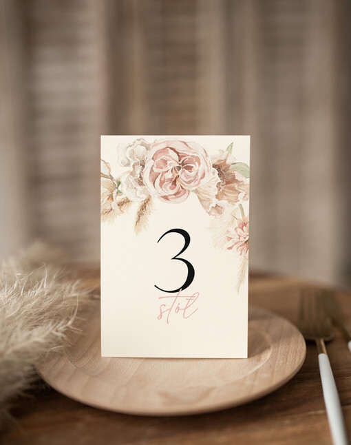  Nowoczesne prosta forma  Eleganckie numerki na stół weselny, numeracja stołów weselnych, proste i delikatne numerki na stoły weselne, dekoracja stołu weselnego 