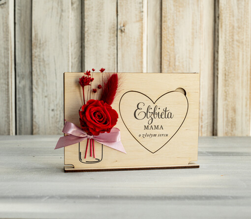  flowerboxy, box ze słodyczami  drewniana tabliczka z życzeniami na dzień Mamy z wieczną rożą prezent z okazji dnia Matki, kwiaty prezent dla mamy,