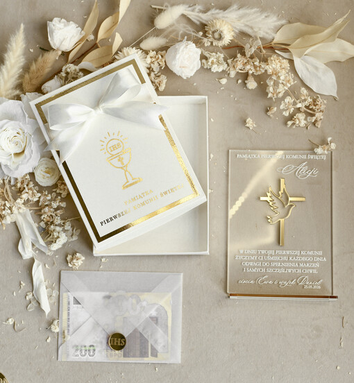  pamiątki na komunie  Statuetka pamiątka Pierwszej Komunii w pudełku, personalizowana Pamiątka Komunijna opakowanie na pieniądze