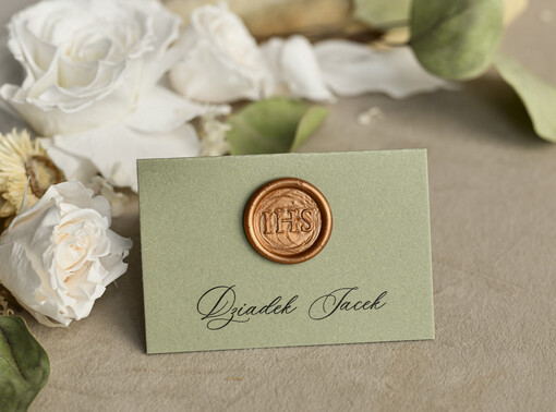  winietki   winietki na komunię, winietka dekoracja stołu na komunii, komunijne winietki z szyfonową wstążką