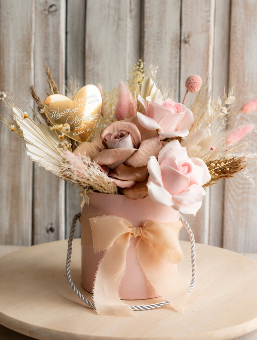  flower box kwiaty i słodycze Personalizowany flower box dla nauczycielki prezent na zakończenie roku Dzień Nauczyciela
