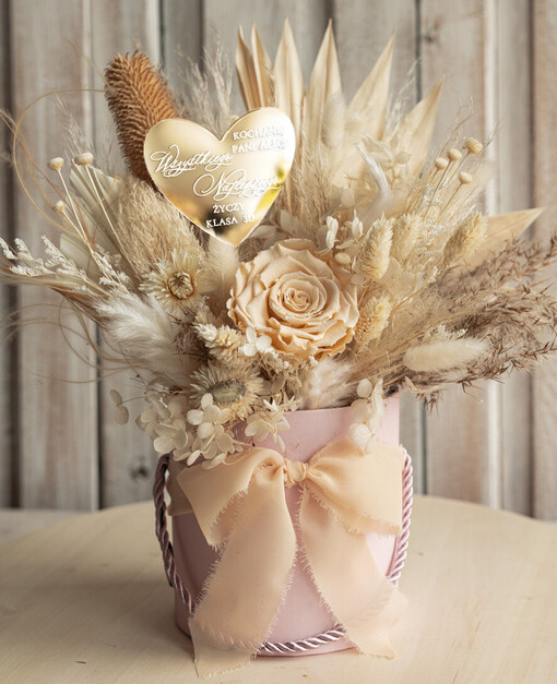 prezent dla nauczuciela/ dzień nauczyciela flower box kwiaty i słodycze Elegancki flower box dla nauczyciela, prezent na zakończenie roku dla wychowawcy