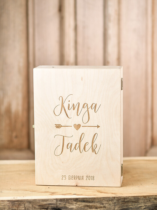 Pudełko na koperty  DREWNIANE pudełko na koperty ślubne, rustykalna drewniana z grawerem imiona i data 16/drs/kopr