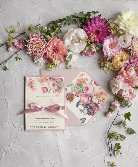 Zaproszenia ślubne Natura eleganckie zaproszenia ślubne na romantyczny ślub w plenerze  vintage kwiaty zawiązane kokardką 1/blushws/z