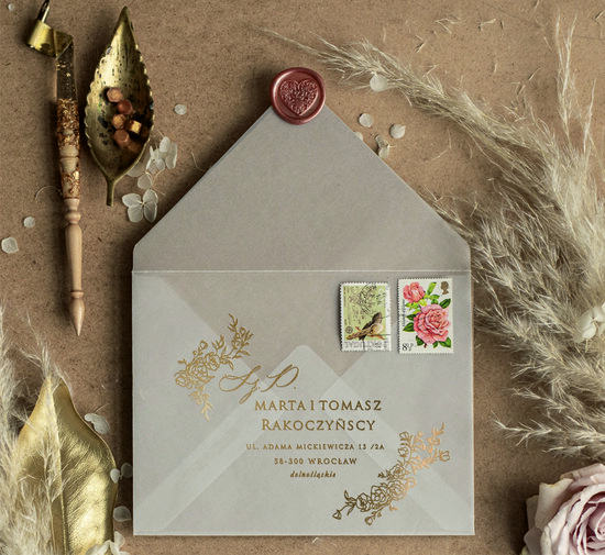 Zaproszenia ślubne dodatkowe koperty bileciki koperta z kalki ze złotymi literami, świecące litery na kopercie  01/kalkalam/kop