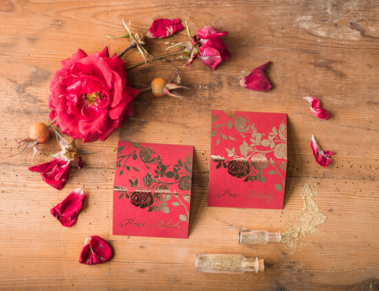 Winietki glamour ozdobne winietki na ślub wizytówki dla gości weselnych, złote napisy 010/GLz/w