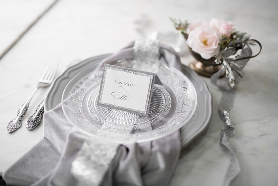 Winietki glamour ręcznie robione srebrne winietki ślubne wizytówki dla gości weselnych srebrno szare  01/GLz5/w