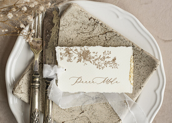 Winietki glamour złote eleganckie winietki na stół weselny wizytówki ślubne, winietki z płatkami złota, darte winietk 01/WRzlWs/w