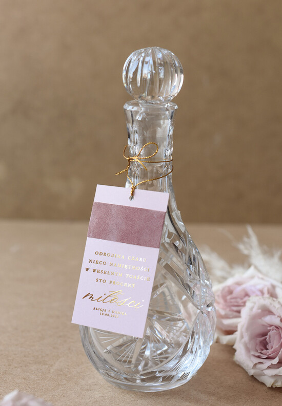 Zawieszki na butelki glamour ślubne zawieszki na alkohole złote z dowolną treścią, zawieszki ślubne z welurem, zawieszka na wódkę 02/VelLam/zw