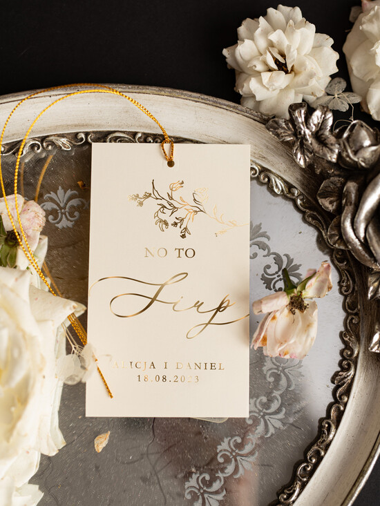 Zawieszki na butelki glamour złocona zawieszka na wino weselne, etykieta na wódkę zawieszka na alkohol weselny, złote napisy z do 23/goldskl3szn/zw