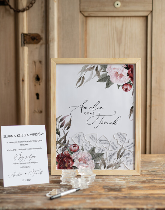 Księgi wpisów gości Rama księga pamiątkowa na wesele i wpisy gosci weselnych, rama z wrzucanymi serduszkami 33/CBw/ramaA