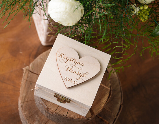Pudełka Szkatułki na Obrączki szkatułki rustykalna szkatułka drewniane  pudełko na obrączki ślubne serce wasze imiona i data   01/DRP1/szk