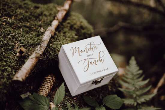 Pudełka Szkatułki na Obrączki szkatułki rustykalna drewniana szkatułka na obrączki ślubne  bielone rustykalne  drewno wasze imiona i data   01/rusP/szk