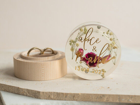 Pudełka Szkatułki na Obrączki szkatułki szkatułka na obrączki z kwiatami, pudełko na obrączki z żywicy, pudełko na obrączki z zatopionymi kw 03/szk/szk