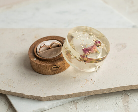 Pudełka Szkatułki na Obrączki szkatułki szkatułka na obrączki z kwiatami, pudełko na obrączki z żywicy, pudełko na obrączki z zatopionymi kw 11/szk/szk