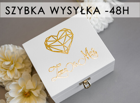 Pudełka Szkatułki na Obrączki szkatułki Białe Pudełeczko na Orbrączki Złote Npaisy Mąż i żona  06/drewSOS/obraczki