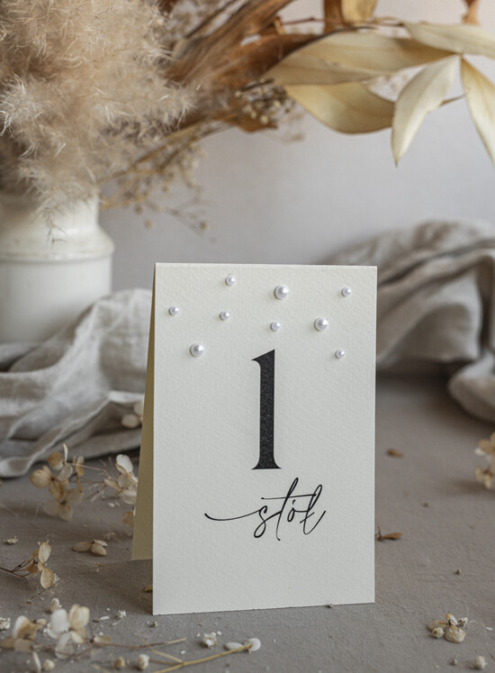 Numery na stół Glamour tabliczka z numerem stołu weselnego, eleganckie numerki na stół z perełkami, numery stołu weselnego  01/per/Nrs24