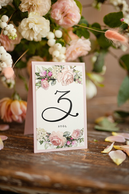 Numery na stół Otwarte jednokartkowe numery na stoły weselne, klasyczne i eleganckie usadzenie gości na weselu 100/roselak/nr