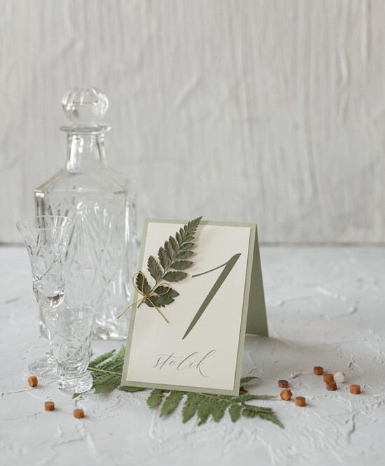 Numery na stół botaniczne podróżnicze  numerek stojak na stół weselny, rustykalne inspiracje boho kwiaty 02/elia/nrS