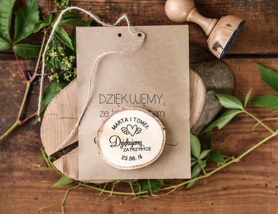 Podziękowania dla Gości Weselnych Magnesy breloki Zdrapki drewniany krążek podziękowania dla gości weselnych pieczątka magnes rustykalne wesele 10/drssT/pg