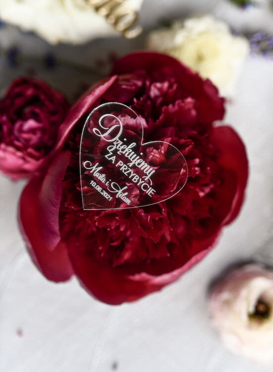 Podziękowania dla Gości Weselnych Magnesy breloki Zdrapki personalizowane podziękowania dla Gości weselnych przezroczysty akryl  1/sercepodz/ser