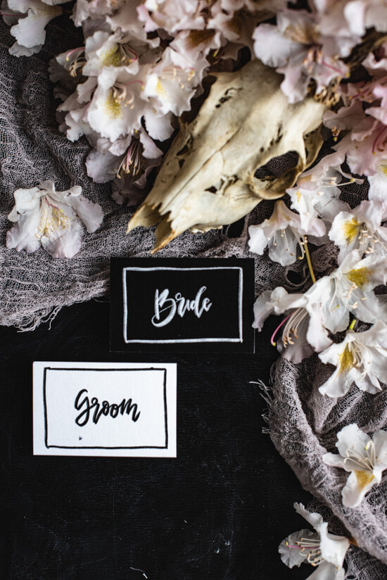 Winietki Eleganckie czarno białe hardcorowe  winietki ślubne wizytówki dla gości weselnych idelane na wesele w stylu got 01/czarne/w