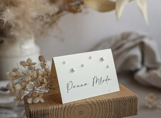 Winietki Eleganckie eleganckie winietki na stół weselny wizytówki ślubne, winietki z koralikami, perełki na winietkach,  01/per/w24