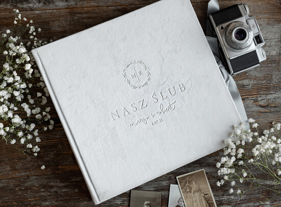 Albumy ślubne Pudełka na zdjęcia  album na zdjęcia  duży album na zdjęcia wybierz kolor kartek welurowy album ślubny 15/velalb/alb