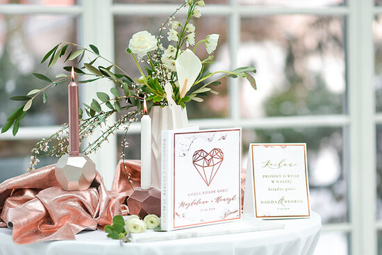 Księgi wpisów gości glamour księga gości weselnych czarne kartki do wyboru, złote błyszczące napisy wasze imiona i data ślubu 01/GeoM/kwg